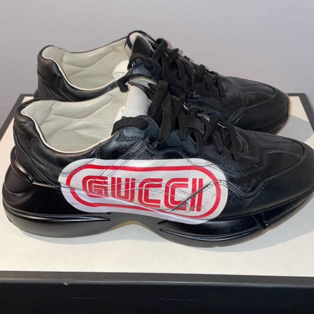 Authentic gucci mens Rhyton sneakers - Picture 3 of 15
